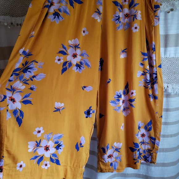 Jessica Simpson | NWOT Gold Floral Palazzo Pants - Picture 3 of 7